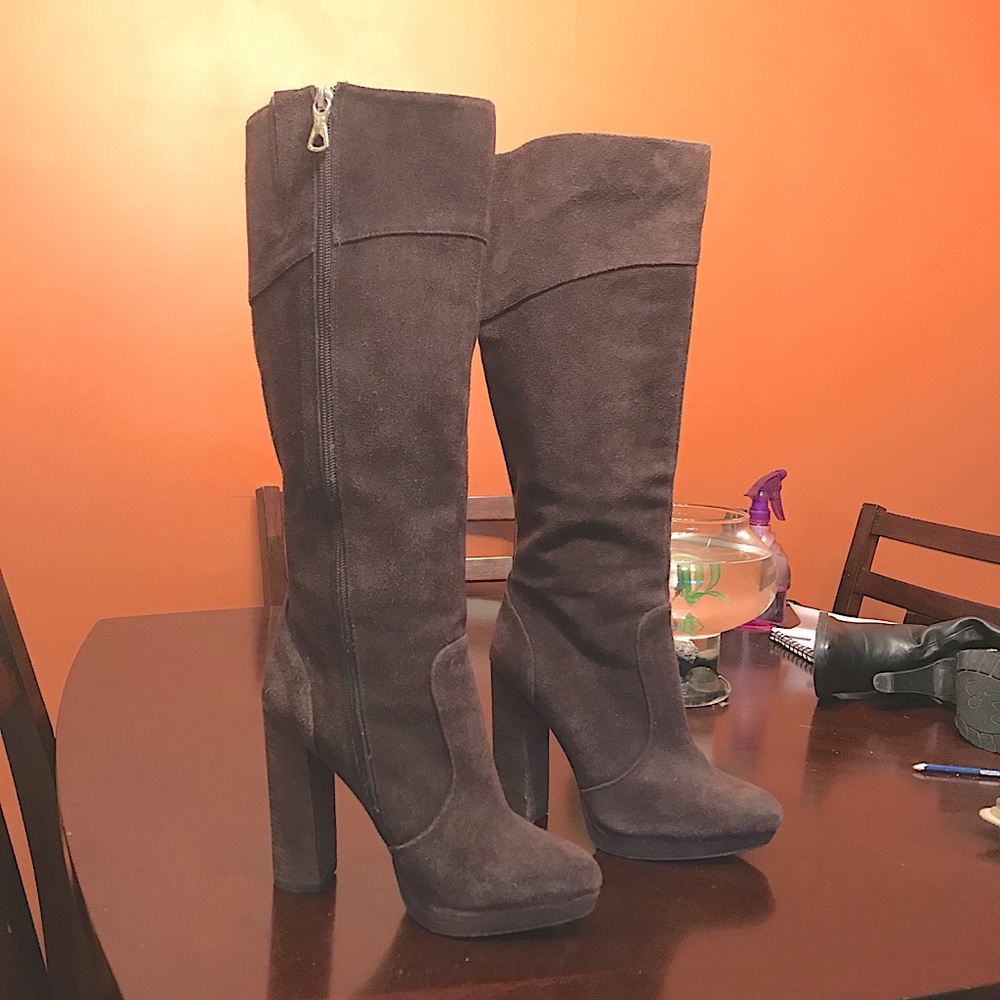 BCBG real leather high hill BOOTS
